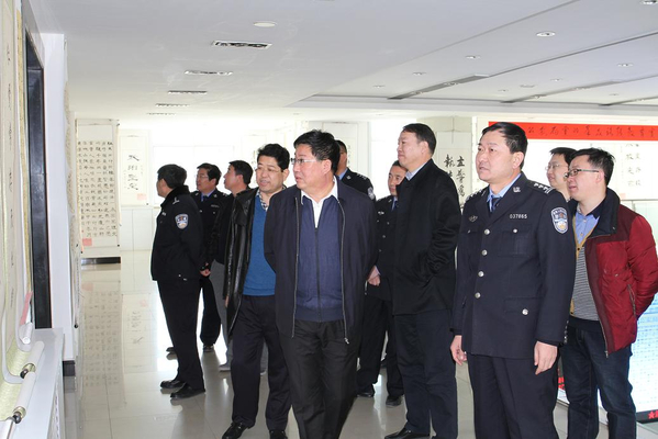 刘维平节后莅临靖边县公安局看望慰问公安民警